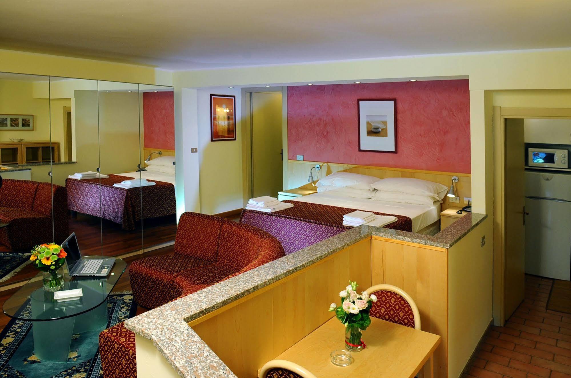 Apart-hotel Malpensafiera 3*