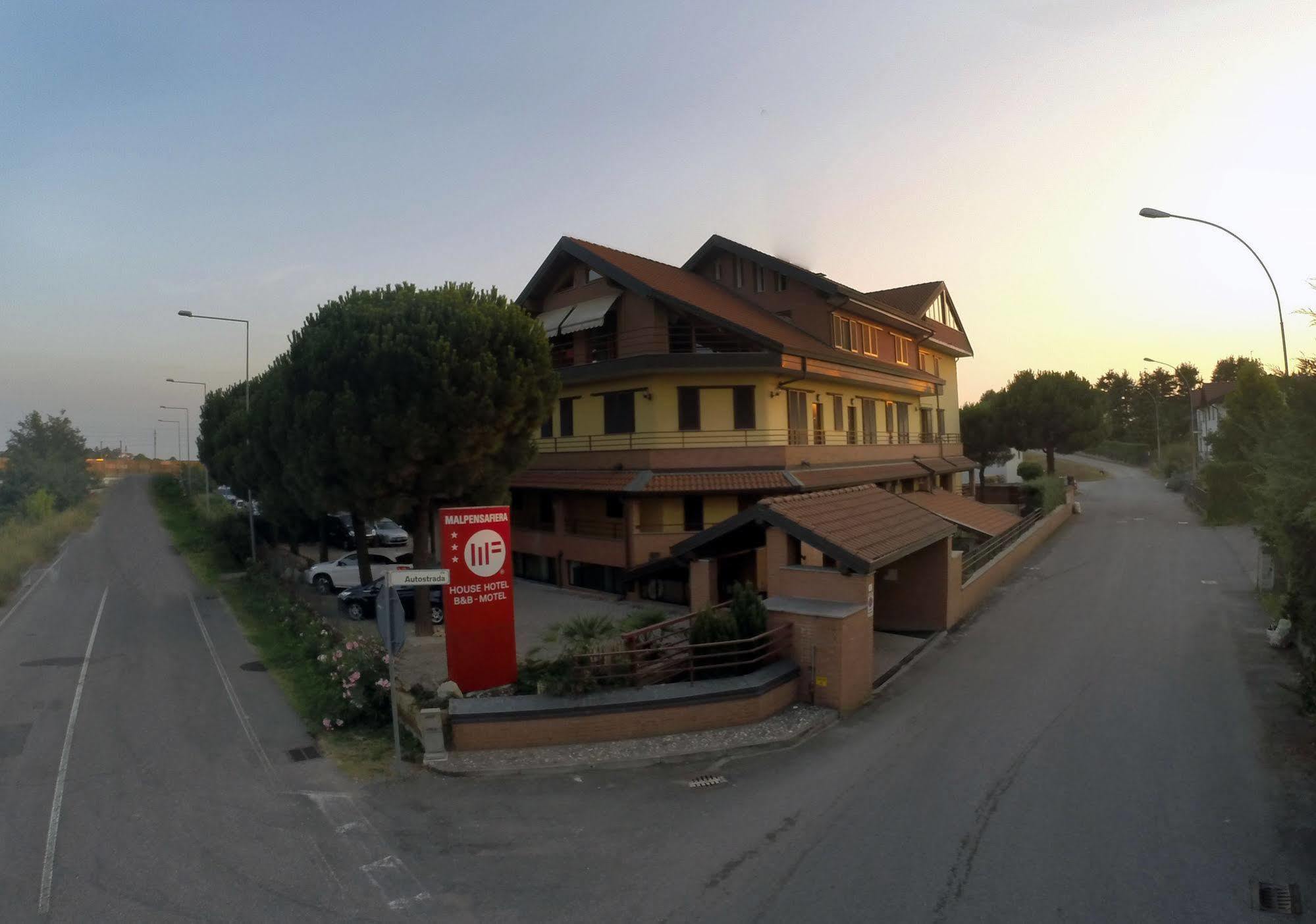 Aparthotel Malpensafiera Bernate Ticino